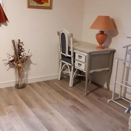 T1 Dans Maison Au Calme Апартаменты