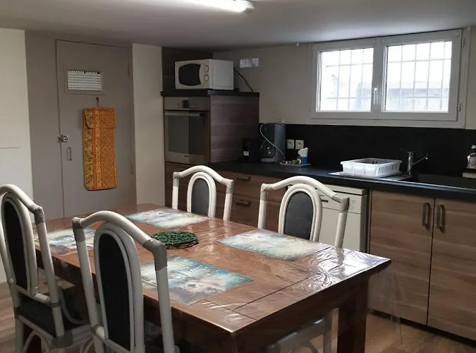 T1 Dans Maison Au Calme